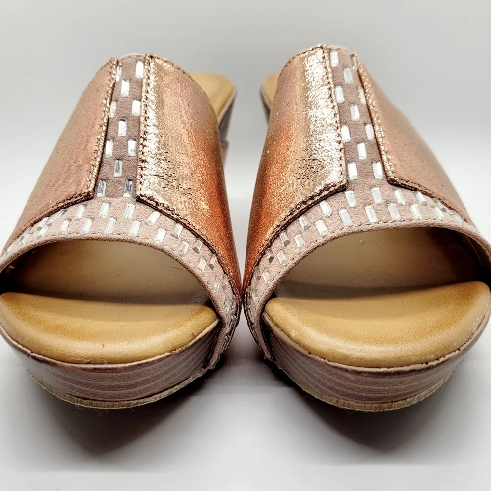 New Champagne Rhinestone Embellished Metallic Cusion Wedge Platform Sandals Sz 7